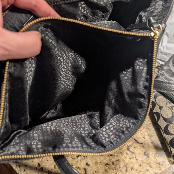 Kate Spade New York Wilson Black Quilted Tote EUC - Picture 6 of 9